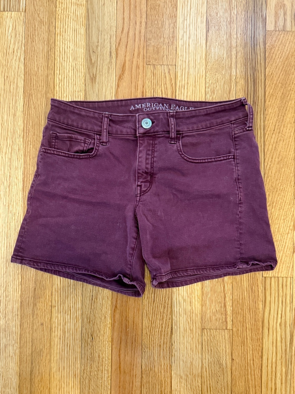 American Eagle Outfitters Burgundy Denim Super Stretch Midi Shorts Womens 8